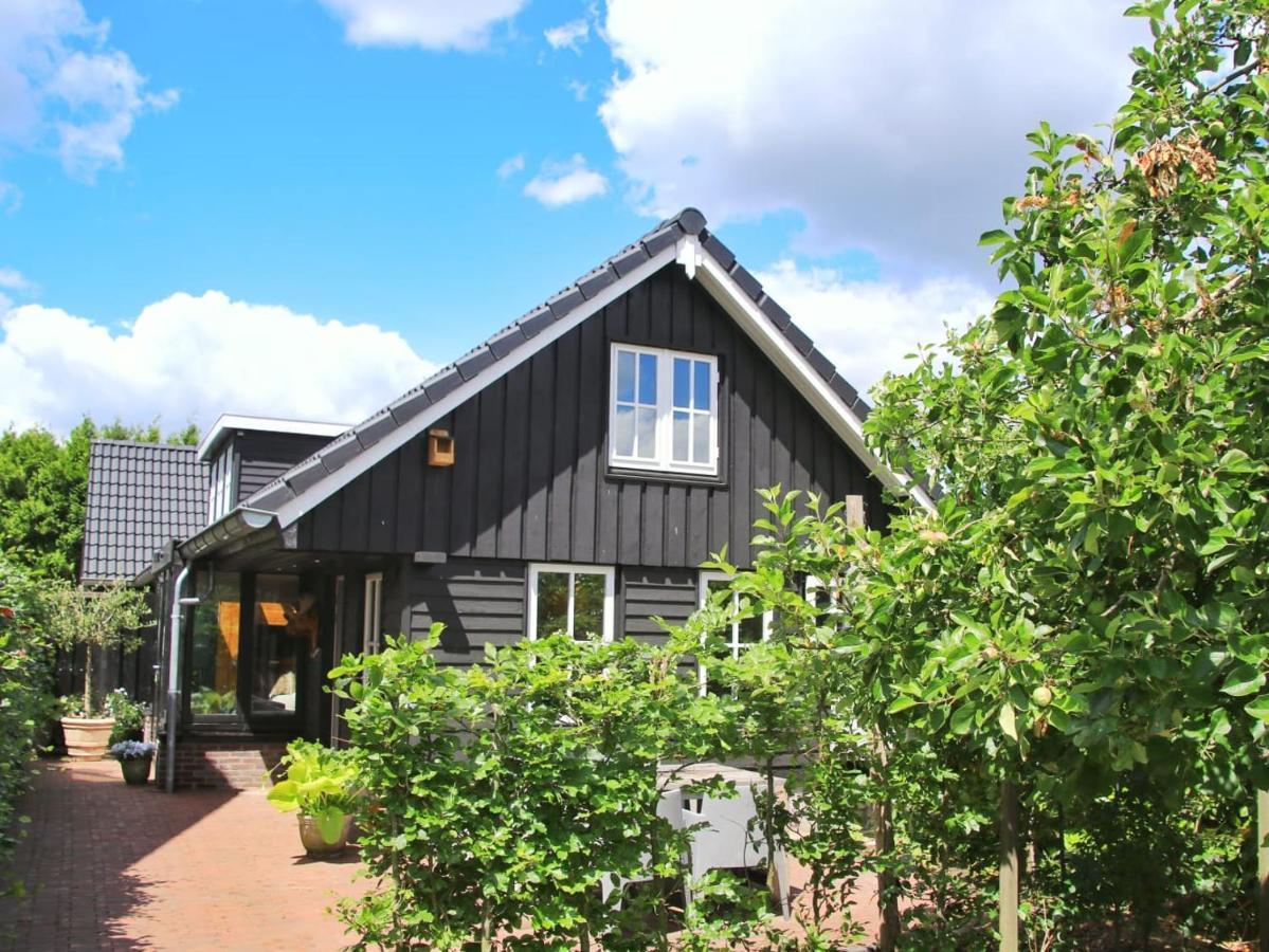 Uniek Houten Huis Nabij Bos En Plassen Hollandsche Rading Exterior foto