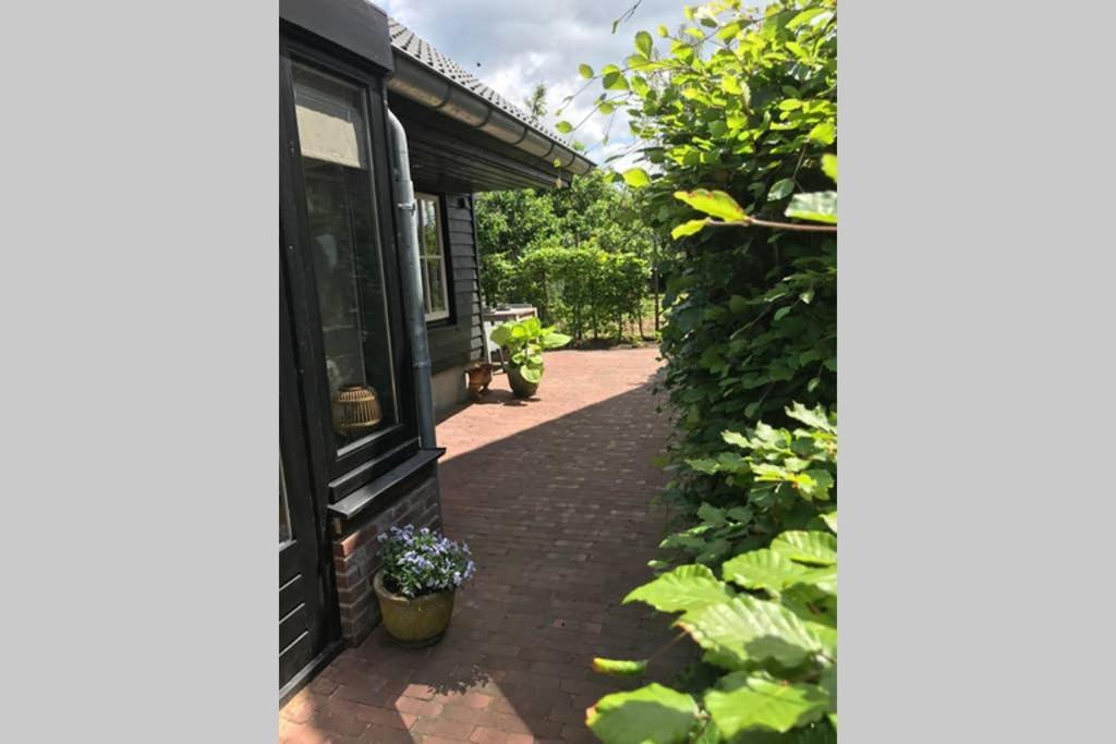 Uniek Houten Huis Nabij Bos En Plassen Hollandsche Rading Exterior foto