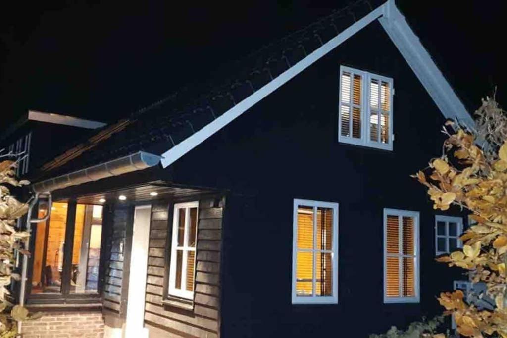 Uniek Houten Huis Nabij Bos En Plassen Hollandsche Rading Exterior foto